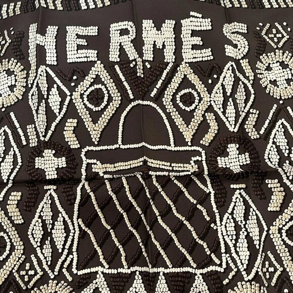 HERMES Petit Carre - Dark Brown Cream Scarf 299-072525 - Picture 3 of 6